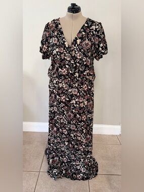 Floral V-Neck Black Maxi Dress with Puff Sleeves